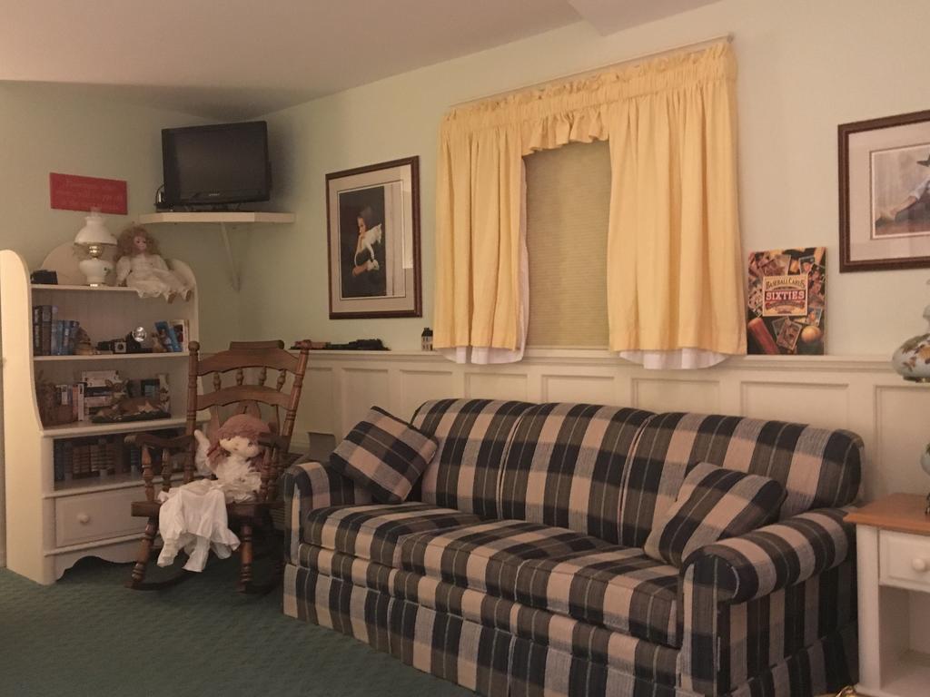 Red Barn Village Bed & Breakfast